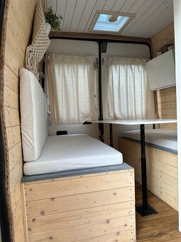 Obytná dodávka Peugeot Boxer, tempomat, solar, super stav - 10