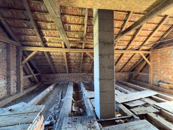 Dům v podhůří Beskyd s pozemkem přes 27 000 m² - 10
