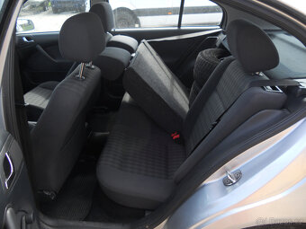 Škoda Octavia 1.6MPi 75Kw Tour - 10