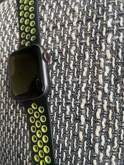 Apple Watch SE 40 mm Cellular Midnight - 10