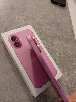 Prodám IPhone 16 128GB - 10