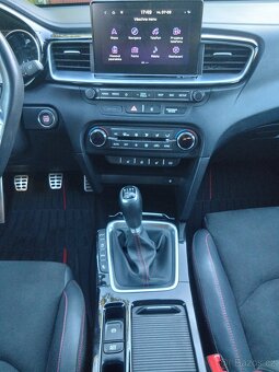 Kia ProCeed GT - 10