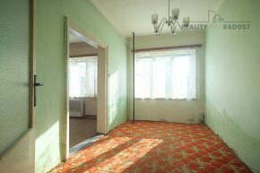 Prodej pozemku s rodinným domem k demolici, 434 m2, Dub nad  - 10