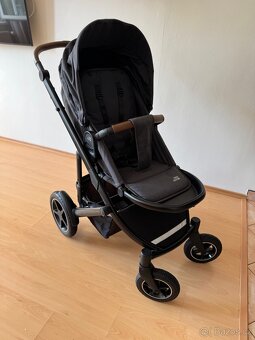 Britax Römer Smile 4 + autosedačka Baby-Safe Core 2023 - 10