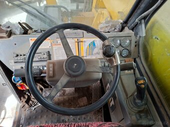 CATERPILLAR TH 63 4X4 - 10