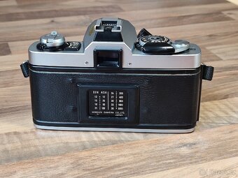 Minolta XG-9 + Rokkor 50/1.4 - 10