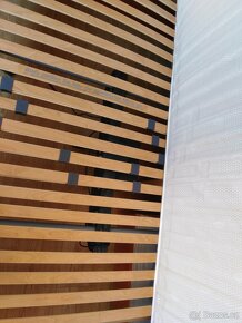 Postel + 2 rošty + matrace - 10