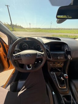 Ford Focus St - 10