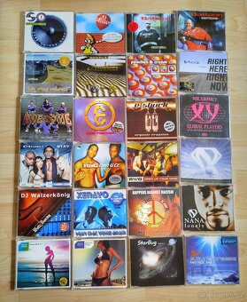 Prodám větší množství orig. CD kompilace, alba a singly - 10