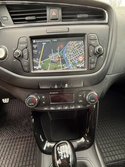Kia Ceed Combi SW 1.6 CRDI 100Kw GT- LINE - 10