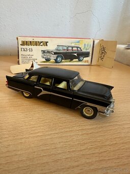 Starý kovový model USSR ČAJKA 1:43 - 10