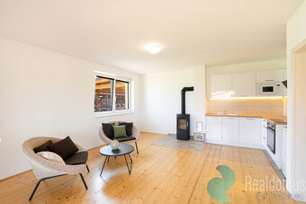 Prodej komerční, dům 2 apartmány 140 m2, pozemek 5367 m2, No - 10