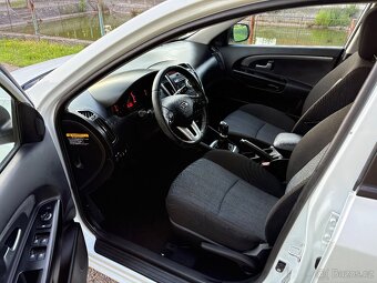 Kia Ceed 1.6i - 10