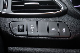 Hyundai i30 1.4 T-GDi Family / AJ NA SPLÁTKY / PROTIÚČET / - 10