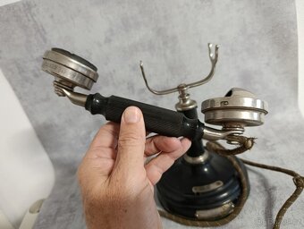 Historicky velmi starý telefon Erisccon. Velice dekorační - 10