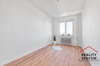 Pronájem bytu v os. vlast. o velikosti 3+1+lodžie/66m2 na ul - 10