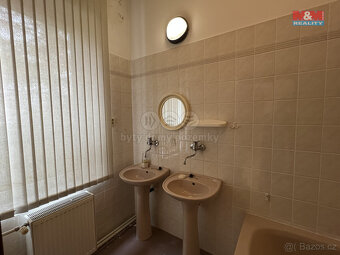 Pronájem kanc. prostoru, 130 m2, Chomutov, ul. Školní - 10