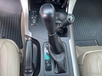Toyota Land Cruiser 3.0D4-DČRLux+,179tkm, cena s DPH - 10