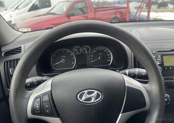 Hyundai i30 1,4 CVVT 1.MAJITEL ČR +ALU benzín manuál 80 kw - 10