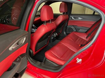 Alfa Romeo Giulia 12.2020 2.0 280k Veloce ČR DPH - 10