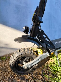 Elektrokoloběžka Angwatt CS1 pouze 79km najeto - 10