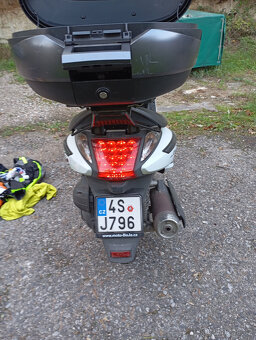 Skutr Sym Joymax 300i Evo - 10