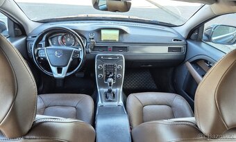 VOLVO XC70 2.4D 133KW 5 VÁLEC 1 MAJITEL AUTOMAT 4x4 XENON - 10