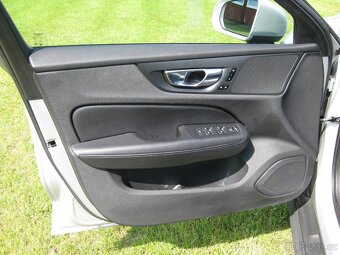 Volvo V60 Cross Country B4 - 10