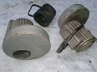 prodám hračku -plechová postýlka pro panenku - stahovací kov - 10