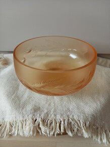 Broušená skleněná mísa - 10