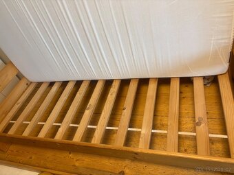 Dřevěná postel - 10