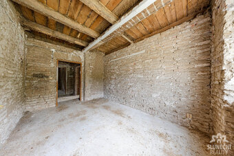 Rodinný dům 5+1, 3+1 na pozemku 840 m², obec Němčičky - 10