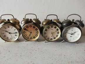 Budík, budíky cca 16 kusů - 10