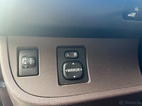 Toyota iQ 1.0 VVT-i 50KW, Klimatizace - 10