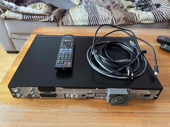 TV Panasonic TH-42PZ80E + Panasonic DMR - EX 768 - 10