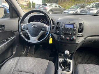 HYUNDAI i30 1,6 i 925 Kw TRIKOLORA - 10