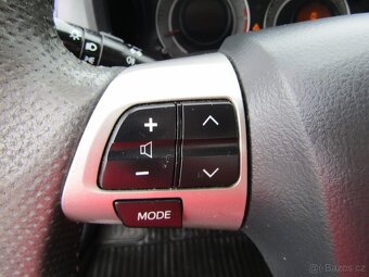 Toyota Auris 1.6 VVT- i , 97 kW benzín, 2011 - 10