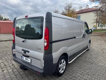 RENAULT TRAFIC 2.0DCI 84KW LONG 2X ŠOUPAČKY R.V.2008 - 10