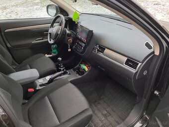 Mitsubishi Outlander 3 2.2 Di-D 4x4 tažné - 10