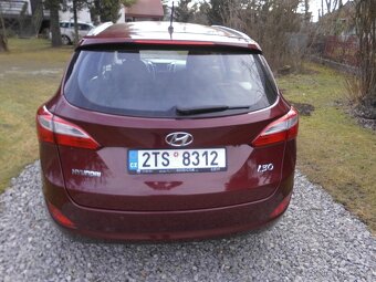 hyundai i30 combi 10.2016-1.6b-88kw-94000km-stk do 1/2027 - 10