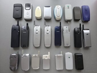 sbírka mobilních telefonů - konvolut - 10