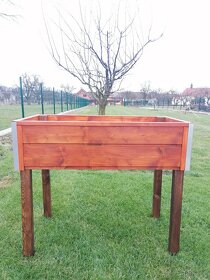 Okrasný vyvýšený záhon - 10
