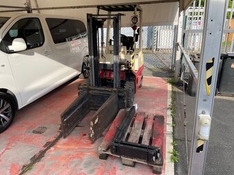 Vysokozdvižný vozík Nissan H01 A15 čelistmi na balíky - 10