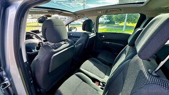 PEUGEOT 5008 2.0 HDi 7míst - 10