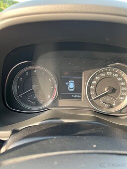 Hyundai KONA - 10