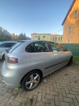 Seat Ibiza 1.4 16V 55 kW – na náhradní díly nebo opravu - 10