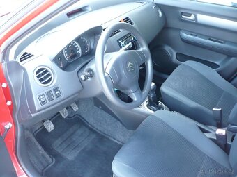 Suzuki Swift 1.3 i - 10