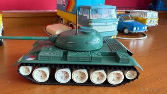ITES - Staré hračky Tatra, Tank a pod - 10