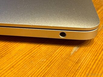 Apple MacBook Pro 13" M2 8GB 256GB SK 2022 Stříbrný - 10
