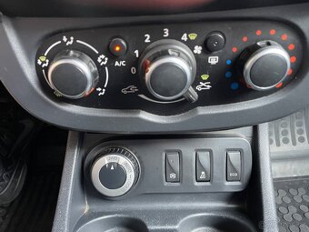 Dacia Duster 1,6SCe 4x4 84KW 1. Majiteľ SK Auto - 10
